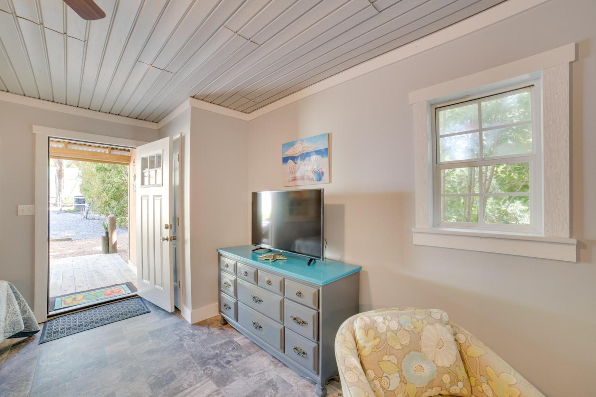 Ocean Isle Beach Studio With Patio - 1 Mi To Pier! Dış mekan fotoğraf