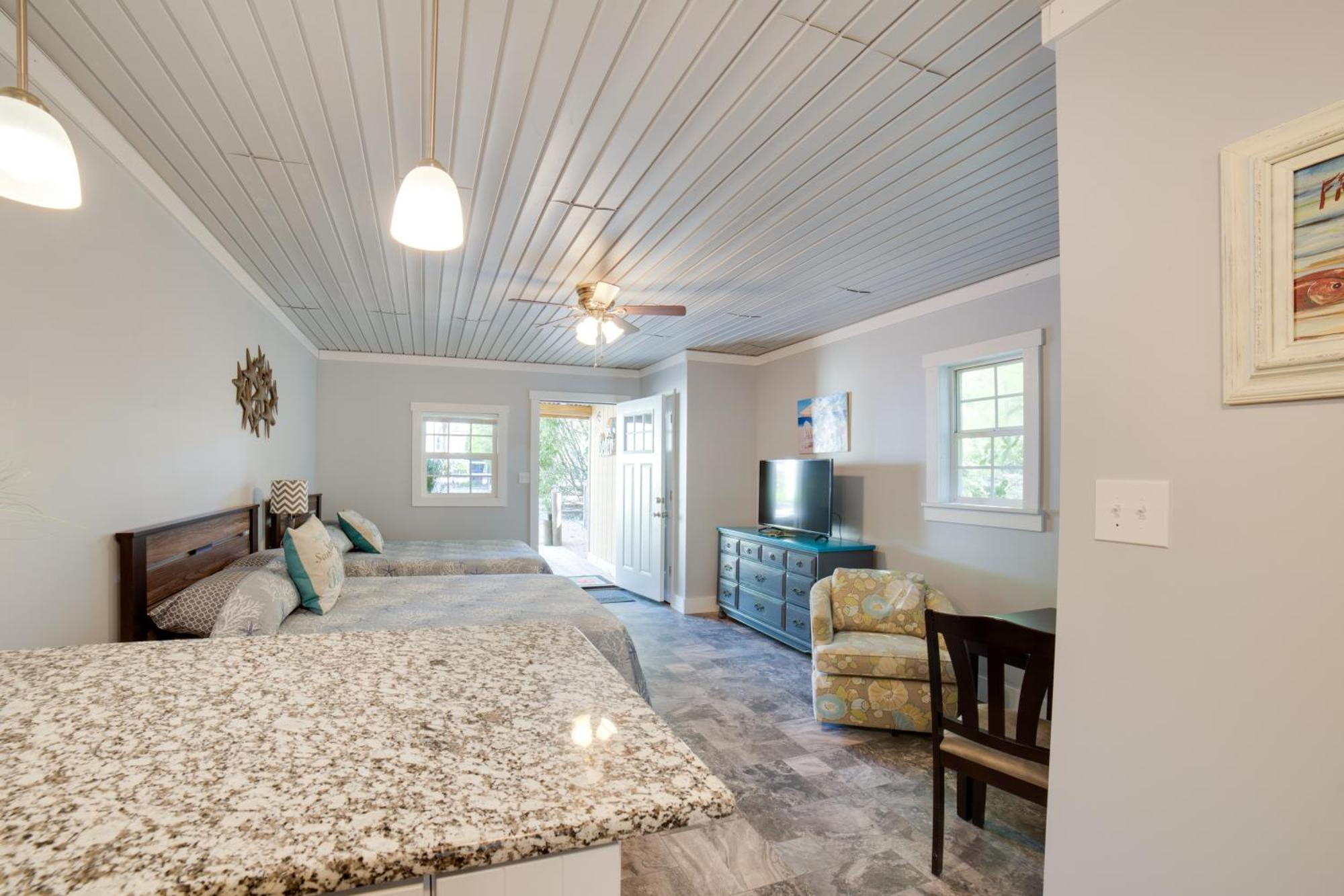 Ocean Isle Beach Studio With Patio - 1 Mi To Pier! Dış mekan fotoğraf