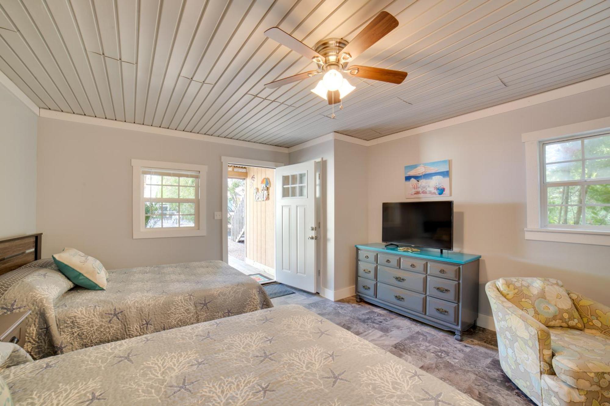 Ocean Isle Beach Studio With Patio - 1 Mi To Pier! Dış mekan fotoğraf
