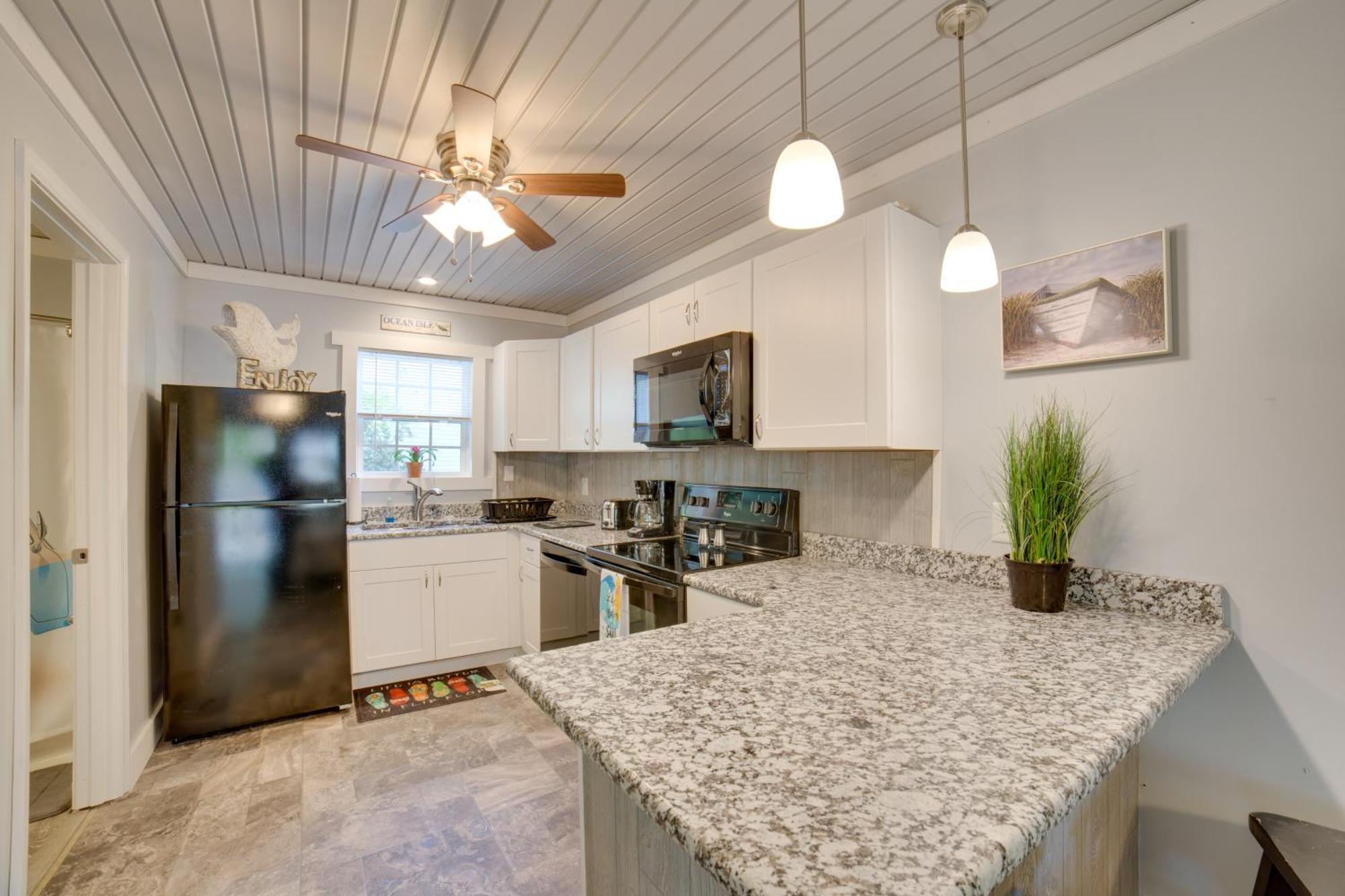Ocean Isle Beach Studio With Patio - 1 Mi To Pier! Dış mekan fotoğraf